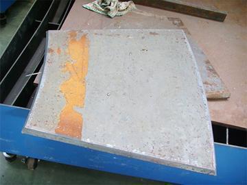 Máquina de corte curvo para placas de acero