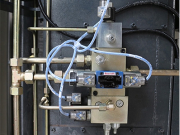 Plegadora Hidráulica, con Controlador E200P; Prensas Plegadoras; Máquinas para Procesar Metales