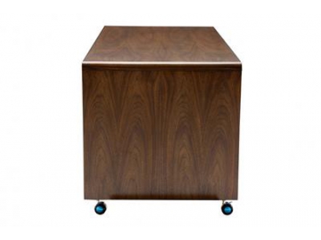 Mesa de comedor de madera con ruedas