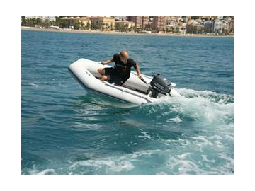 Bote inflable a motor