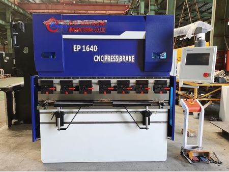 Plegadora hidráulica, WF67K