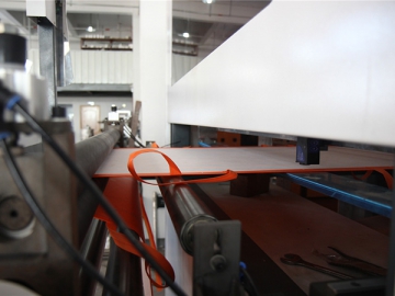 Máquina para producción de bolsas no tejidas WFB-KT