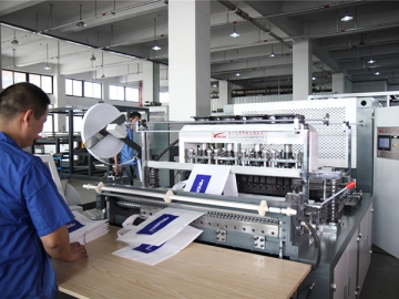 Máquina para producción de bolsa no tejida con manija WFB-DT600