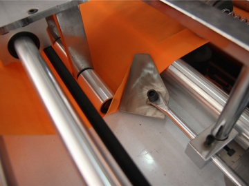 Máquina para producción de bolsa plana no tejida WFB-D600