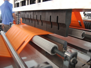 Máquina para producción de bolsa plana no tejida WFB-D600