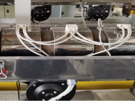 Máquina extrusora de láminas de PP, PS y PE, DB-110-850