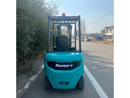 Montacargas eléctrico de 2 a 4 toneladas