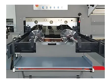 Troqueladora con estampado en foil / foil stamping automático de cama plana