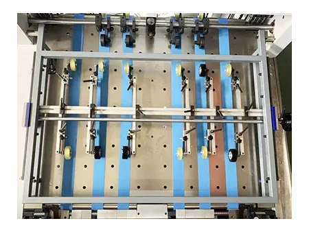Troqueladora con plegado automático de cama plana (trabajo pesado)