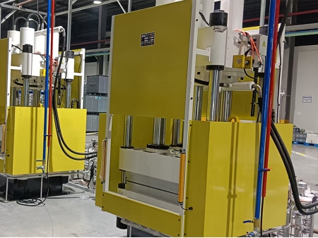 Prensa vulcanizadora de caucho con resorte neumático