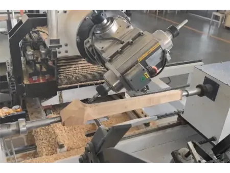 Torno CNC para madera de 5 ejes