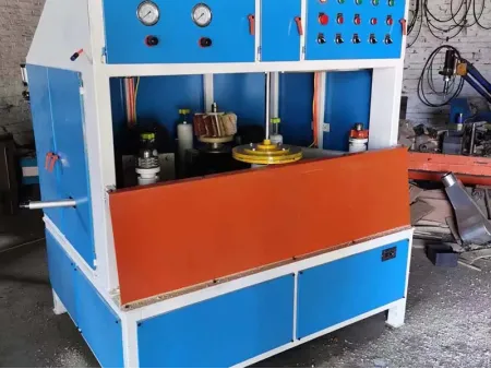 Perfiladora copiadora y lijadora para asientos de sillas de madera