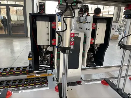 Mortajadora / espigadora CNC (con perforadora lateral)