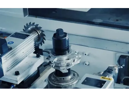 Ranuradora CNC para paneles de pared (una sola cara)