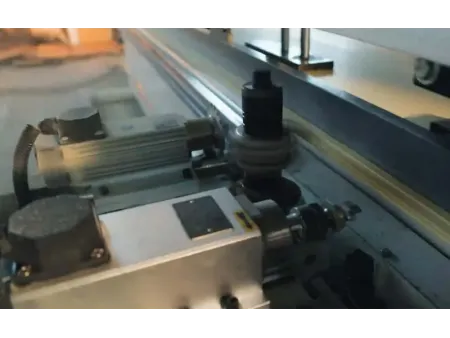 Ranuradora CNC para paneles de pared (una sola cara)