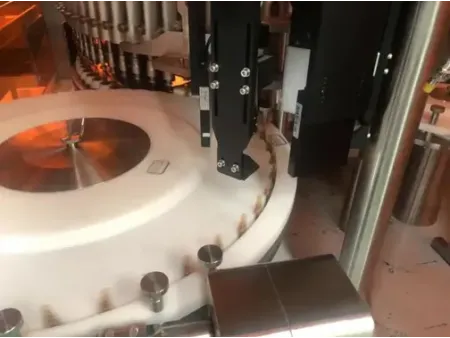 Máquina de inspección automática compacta de ampollas y viales