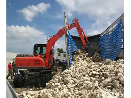 Excavadora sobre ruedas ST608W