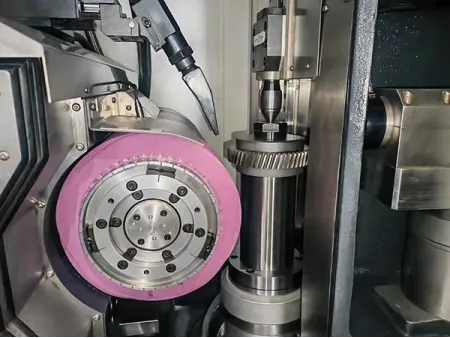 Rectificadora de engranajes CNC
