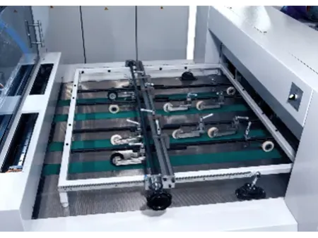 Máquina troqueladora (8000 hojas/h)